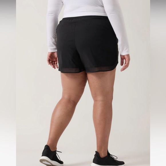 Athleta Mesh Racer Run Short 4" - Picture 2 of 8